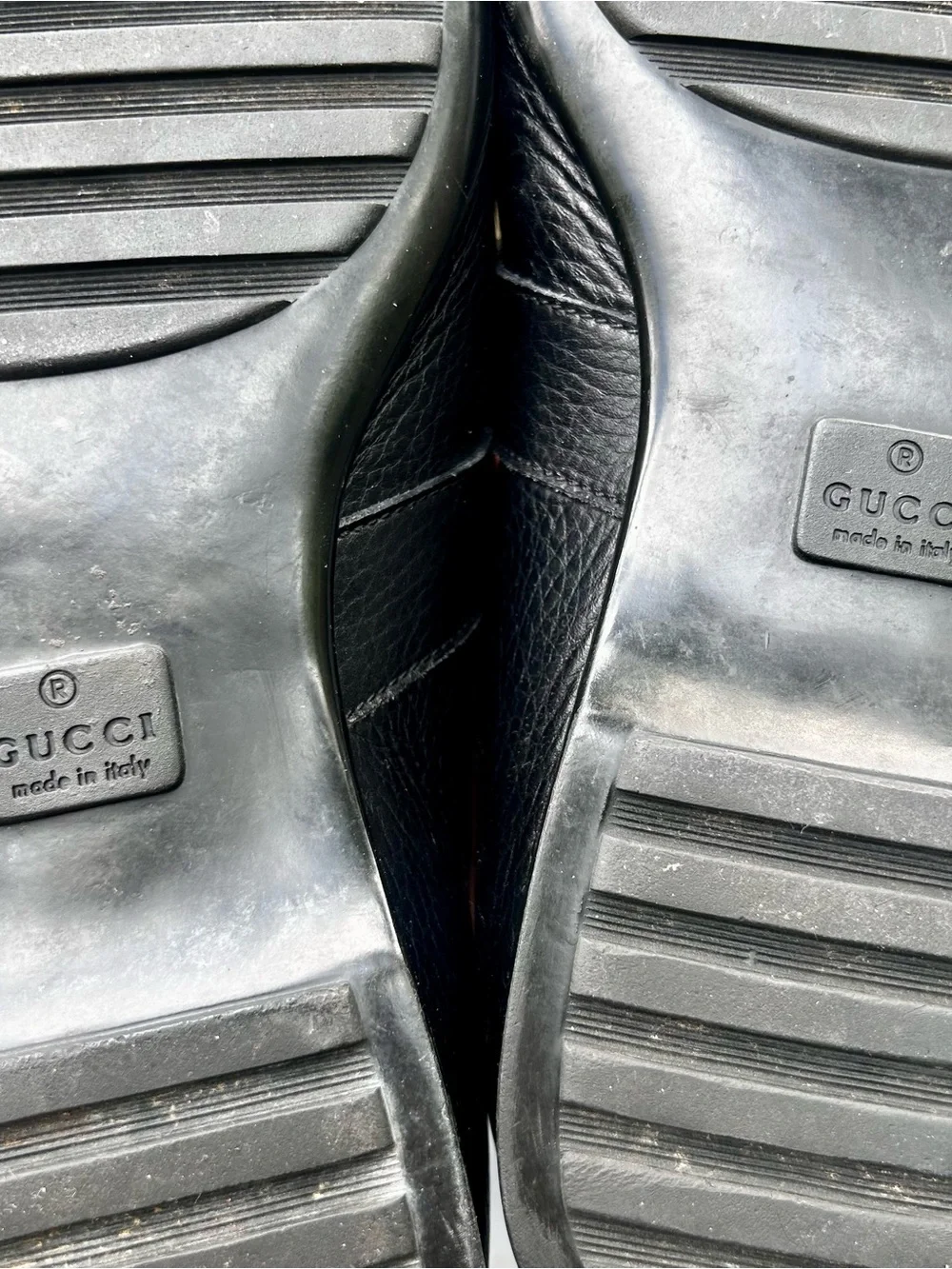 Gucci Black leather horsebit loafer